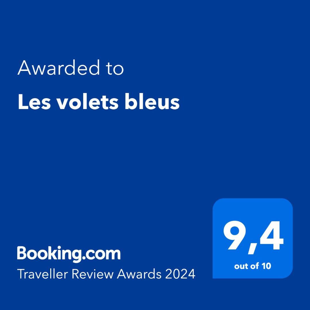 Les Volets Bleus Charlieu Exterior foto